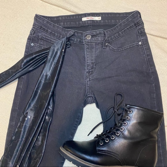 Levi’s 711 Skinny size 27 denim jeans in faded black - Picture 2 of 7